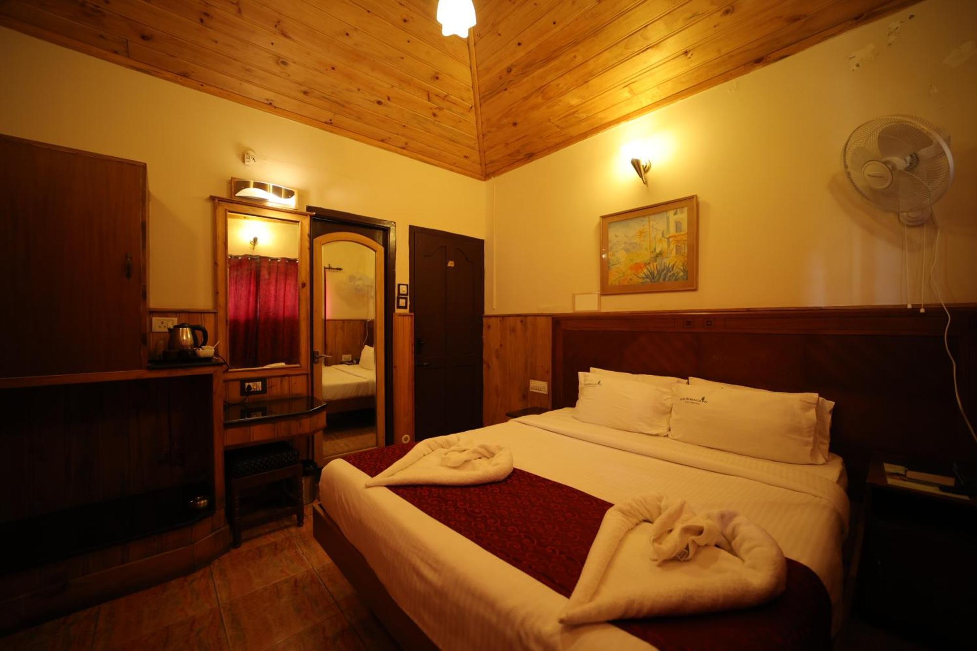 Pine Borough Inn Kodaikanal Exterior photo